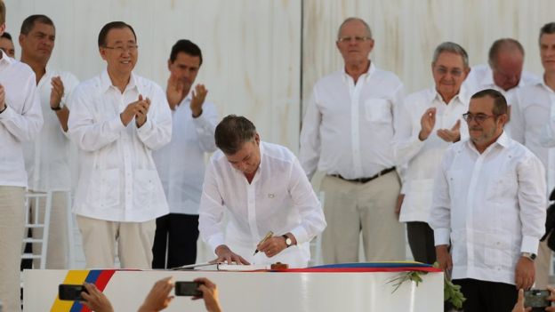 Colombia peace deal: Historic agreement is signed BBC News
