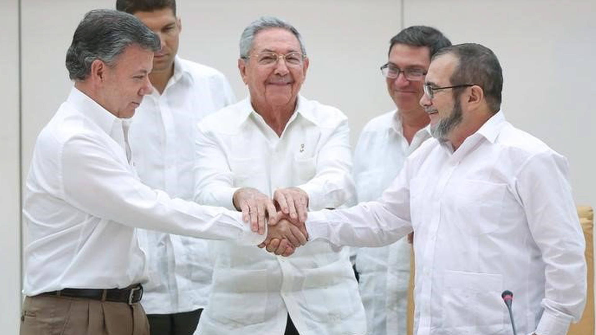 Colombia & FARC Rebels Sign New Peace Deal